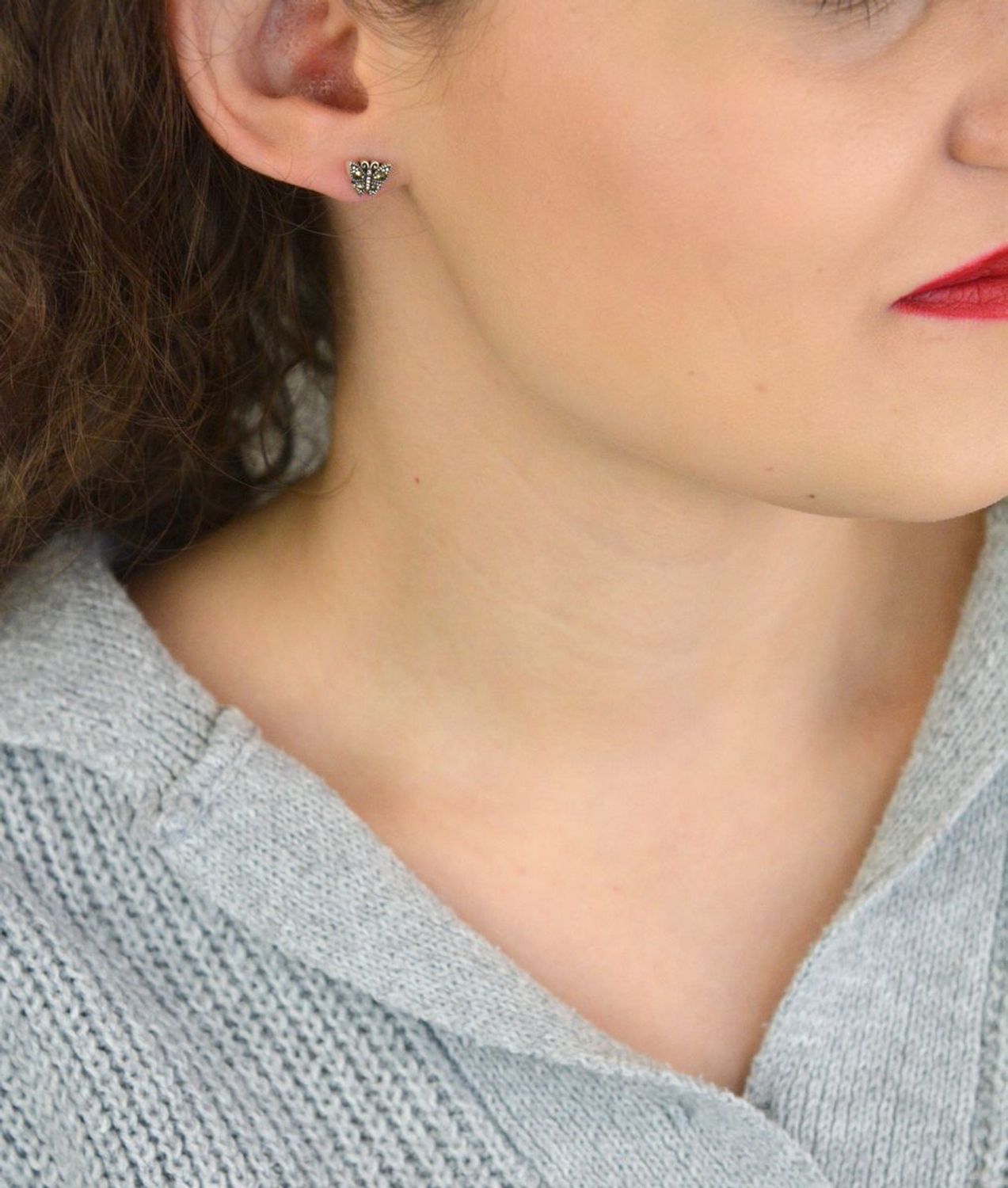 Kolczyki srebrne 925 K 0439 – motylki z markazytami, 7x6 mm, sztyft.jpg